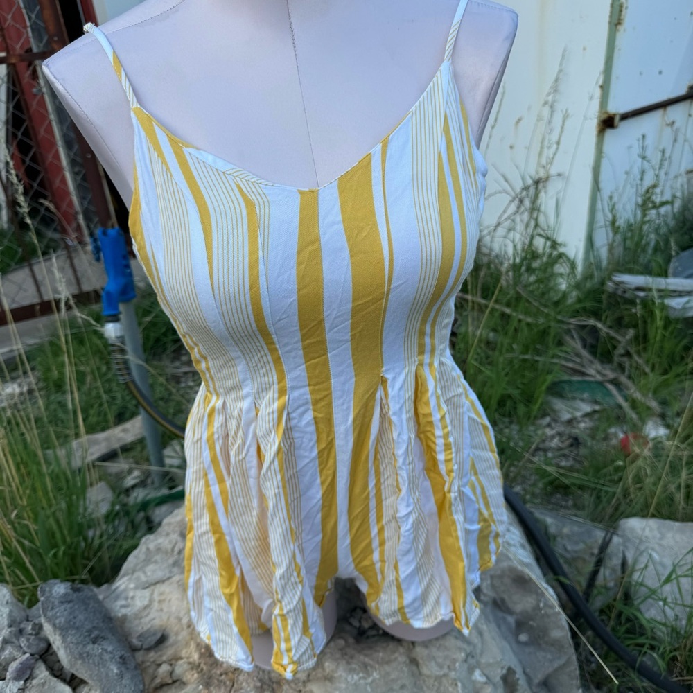 💛 Robin K Heritage Romper 💛